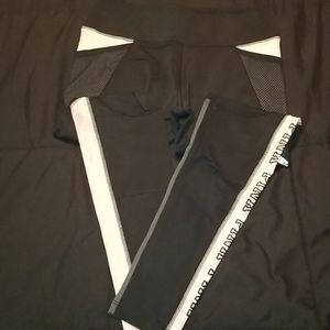 PINK Ultimate Leggings